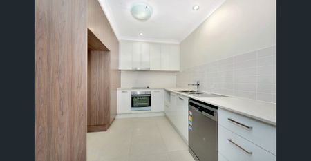 Spacious Modern Townhouse - Photo 4