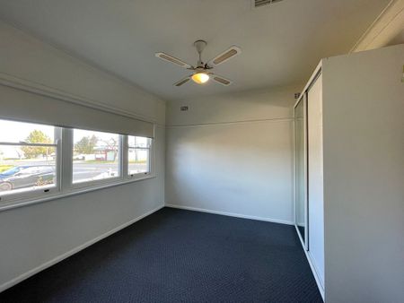 Quiet Comfort, Modern Simplicity - Photo 2