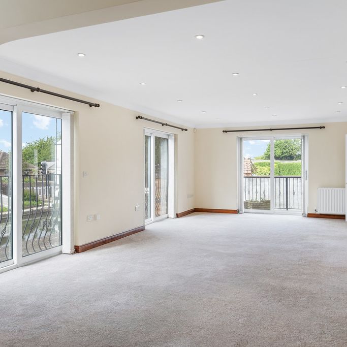 3 bedroom Detached Bungalow to let - Photo 1