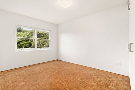 STUNNING TWO-BEDROOM APARTMENT IN BRONTE - Photo 3