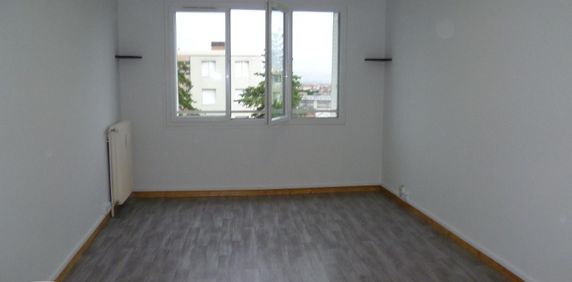Location Appartement 2 pièces 31m² CLERMONT FERRAND 63100 - Photo 2