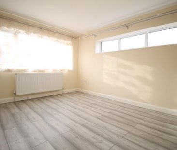 4 bedroom detached house to rent - Photo 4