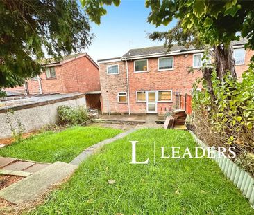 3 bedroom semi-detached house to rent - Photo 2