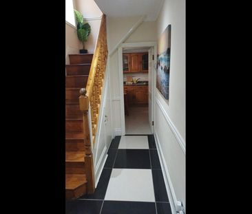 Room in a Shared House, Layfield Crescent, NW4 - Photo 1