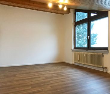 Großzügige 2,5-Zimmer-Dachgeschosswohnung in begehrter Wohnlage - Foto 2