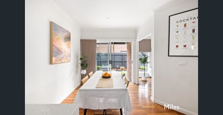 EXCEPTIONAL EASY LIVING, EXTENSIVE GARDEN SETTING - Photo 2