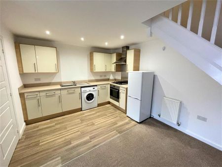 2 bedroom terraced house to rent - Photo 4