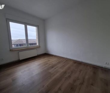 Maison semi-mitoyenne, 1 chambre, un bureau, une cour - Photo 2