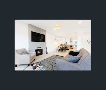 RENOVATED FAMILY HOME WITH SHEDDING AND OFFICE SPACE - Photo 2