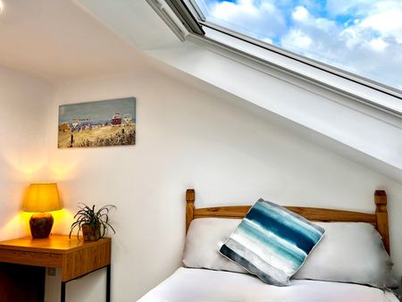 6 Bed Semi-Detached House, Paultow Road, BS3 - Photo 2