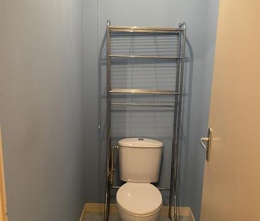 Location Appartement 2 pièces 42m² MONTREUIL JUIGNE 49460 - Photo 3