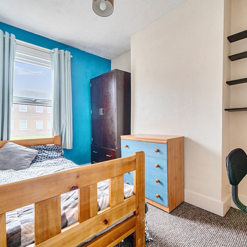 4 bedroom terraced house to rent - Photo 1