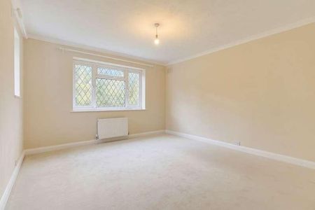 Holly Lane East, Banstead, SM7 - Photo 4