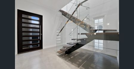 PERFECT ENTERTAINER WITH ALL THE EXTRAS! - Photo 3