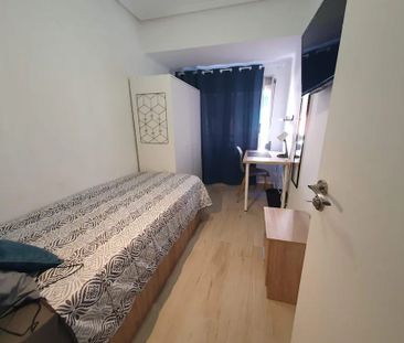 Carrer de la Reina, Valencia, Valencian Community 46011 - Photo 5