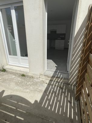 Location Appartement 2 pièces 25m² ST MAUR DES FOSSES 94210 - Photo 1