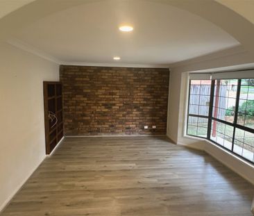 Full renovated Large 5 Br House with 5 split air conditions + Study... - Photo 3