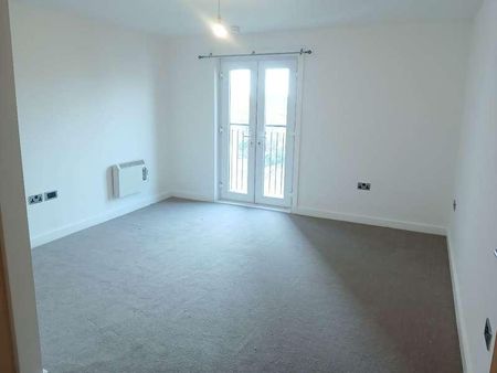 Queen Square, Station Road, Morecambe, LA4 - Photo 5