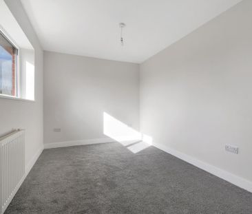 4 bedroom detached house to rent - Photo 2