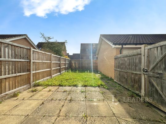 4 bedroom semi-detached to rent Willowcroft Way, Norwich, NR4 - Photo 1