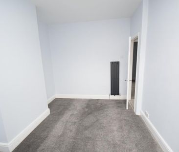 2 bedroom end of terrace house to rent - Photo 6