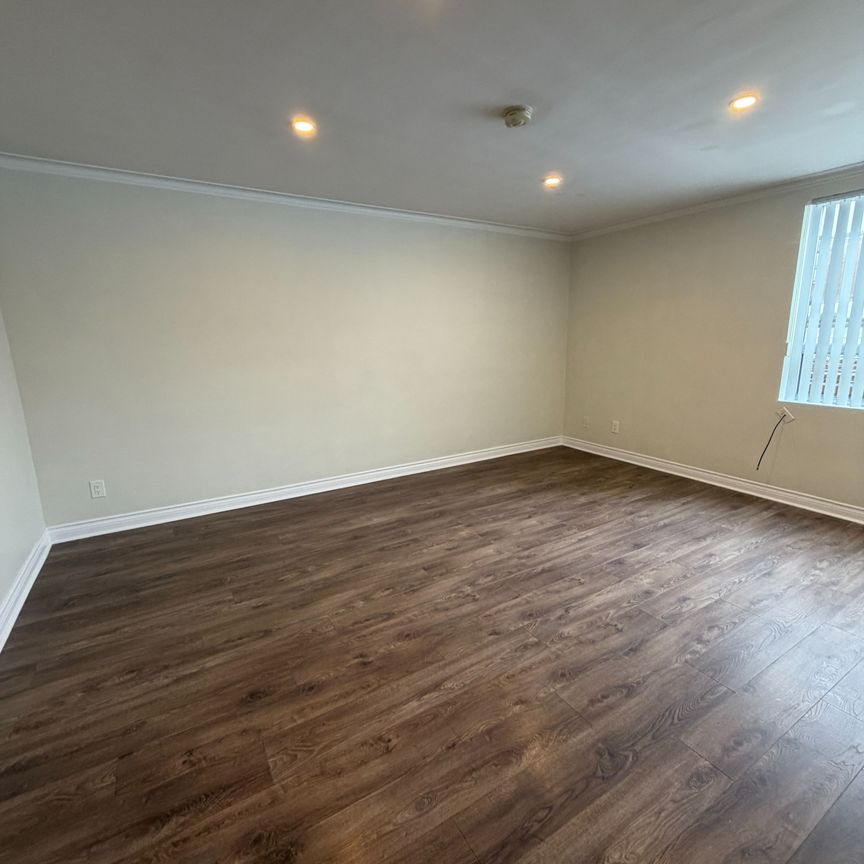 For Lease - 180 Vaughan Road Unit# 304, Toronto, Ontario - Photo 1