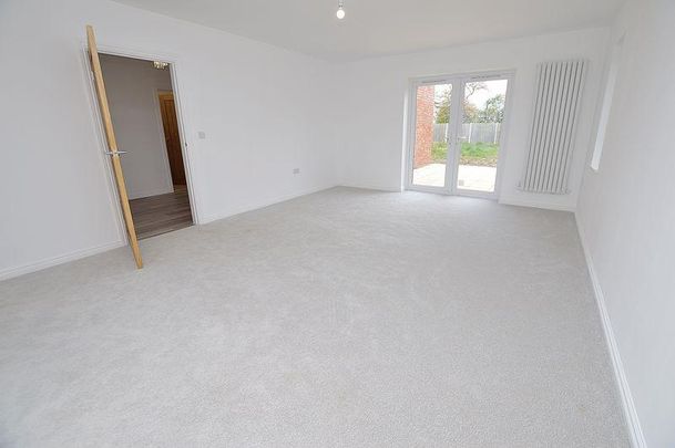 4 bedroom detached house to rent - Photo 1