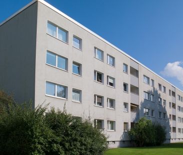 Geräumige 3-Zimmer-Wohnung im Grünen mit Loggia - Photo 1