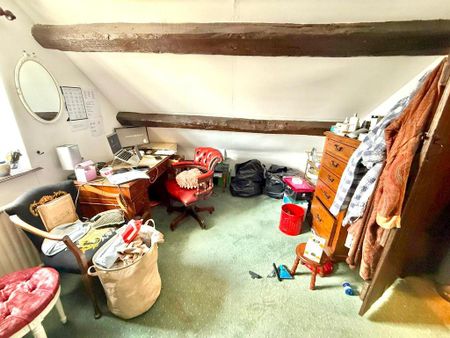 4 bedroom end of terrace house to rent - Photo 2