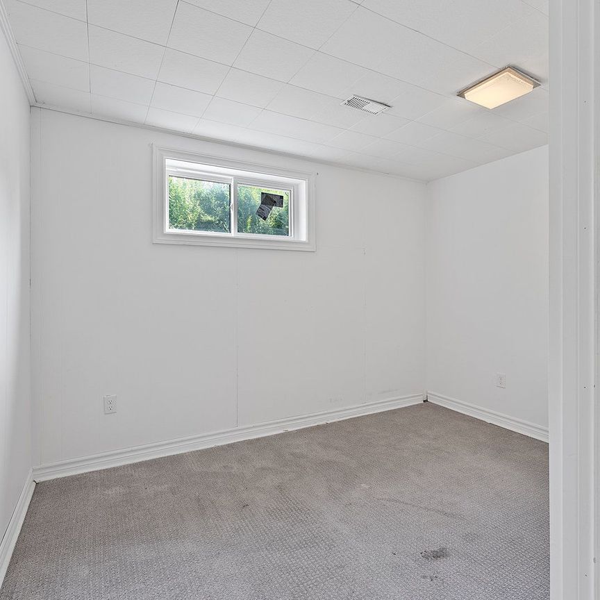 For Lease - 379 Tamarack Circle Unit# LOWER, Oakville, Ontario - Photo 1