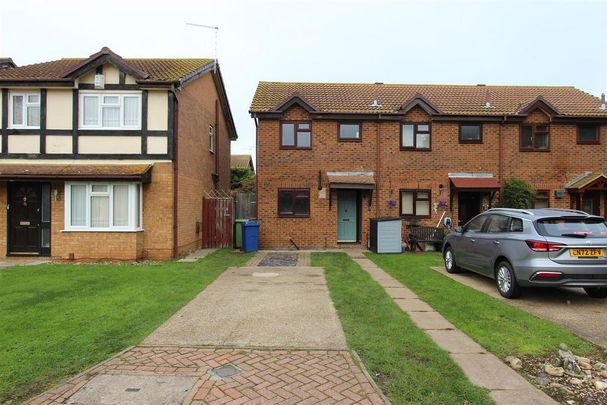 2 bedroom end of terrace house to rent - Photo 1