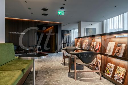 VISTA RIVER GARDENS, Trinity Way, Manchester - Photo 2