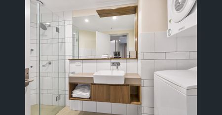 Residences @ 333 Exhibition St – Furnished Apt 2 Bed/2 Bath incl water - Photo 4