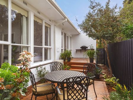 1/840 Toorak Road, Hawthorn East - Photo 3