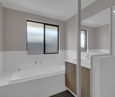 Three Bedroom Home Available in Baldivis - Photo 4