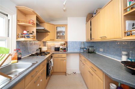 2 bedroom maisonette to rent - Photo 3