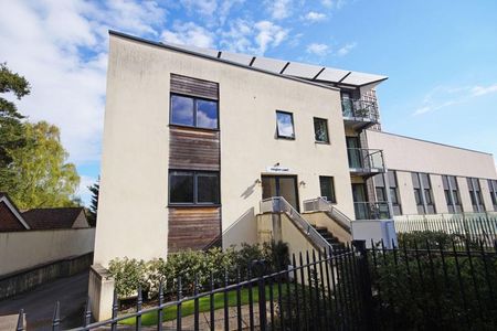 A 2 Bedroom Flat in Montpellier GL50 1AD - Photo 5