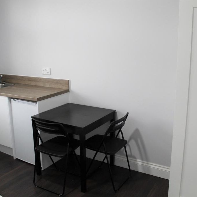 Studio to rent - Photo 1