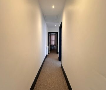 4 bedroom house - Photo 2