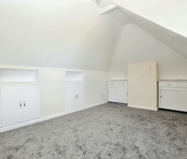 Bungalow to rent on - Photo 1