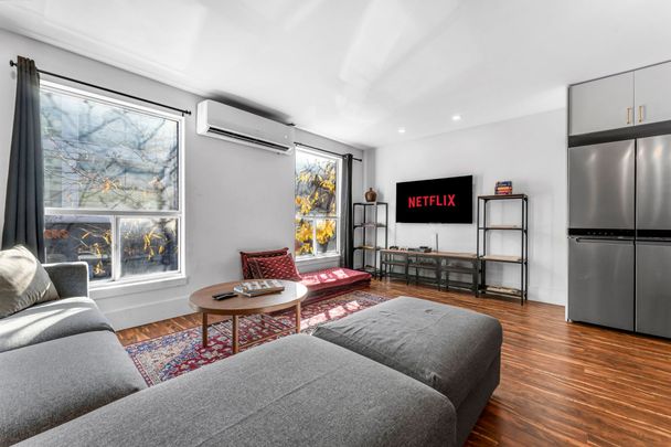 For Lease - 418 Queen Street, Toronto, Ontario - Photo 1