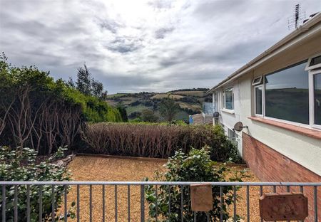 2 bedroom bungalow to rent - Photo 2