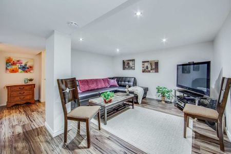 For Lease - 176 Phyllis Avenue, Toronto, Ontario - Photo 5