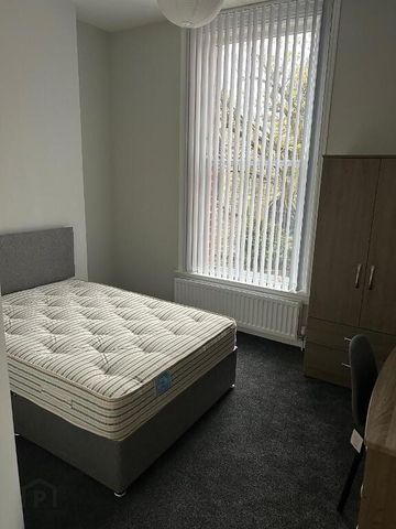 Apartment 3, 7 Elmwood Avenue, Lisburn Road, Belfast, BT9 6AZ - Photo 3