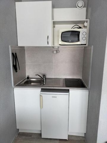 Location Appartement 1 pièce 16m² CLERMONT FERRAND 63100 - Photo 4