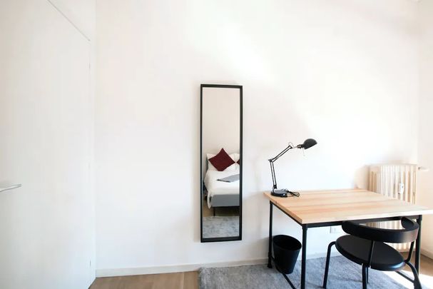 Via Privata Mauro Rota, Milan, Lombardy 20125 - Photo 1