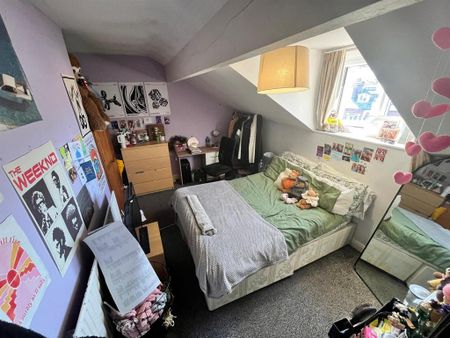 5 bedroom terraced house to rent - Photo 3
