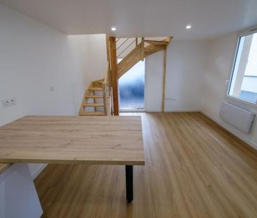 Appartement type 2 duplex entièrement rénové - Photo 3