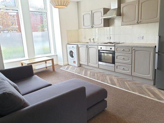 3 bedroom flat to rent - Photo 1