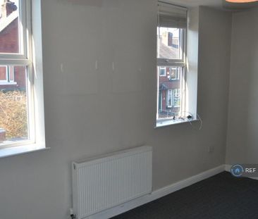 2 bedroom end of terrace house to rent - Photo 3